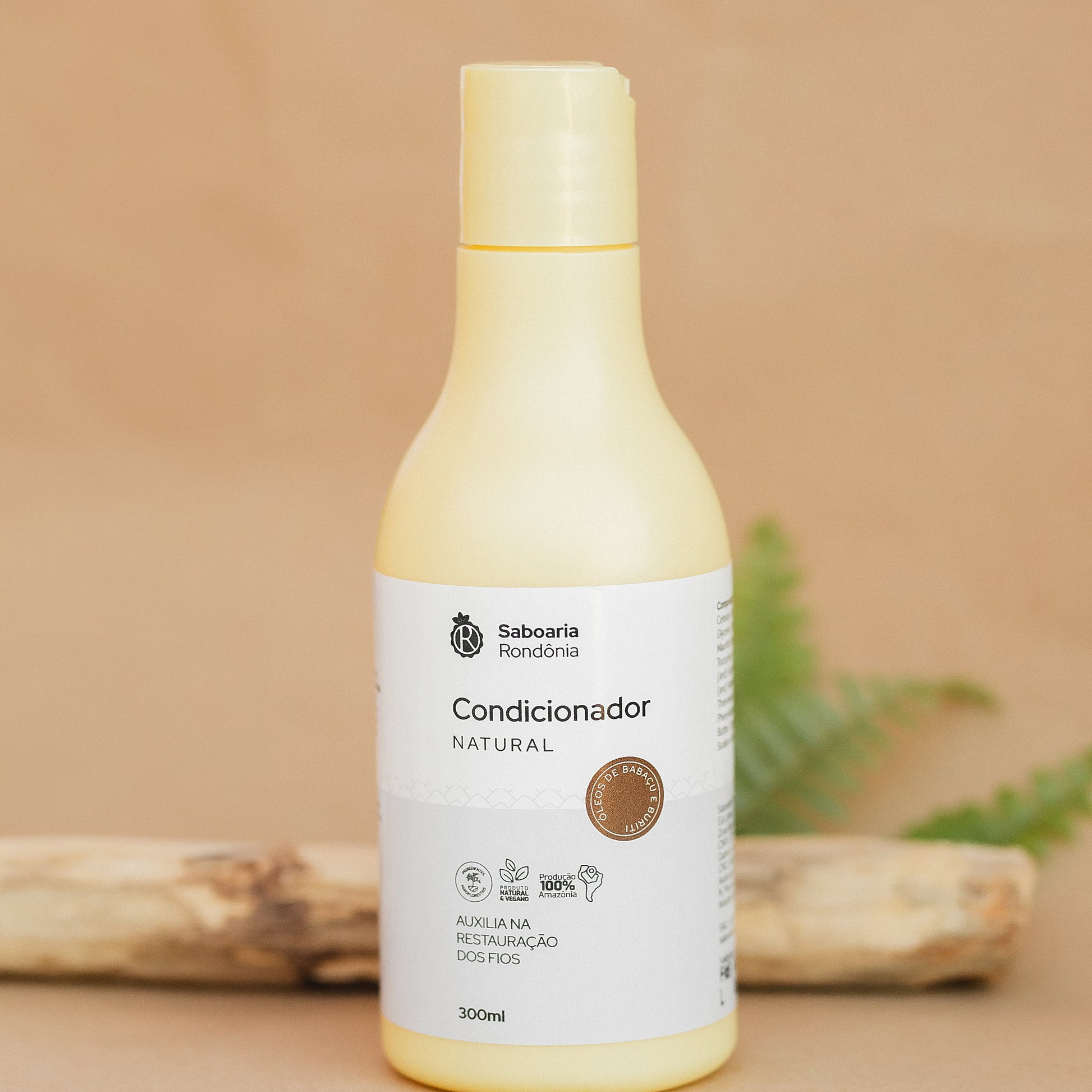 Condicionador natural com bioativos amazônicos de buriti, manteiga de murumuru, babaçu e manteiga de cupuaçu.