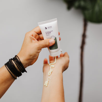 Creme para mãos com bioativos amazônicos de óleo de buriti e manteiga de murumuru.
