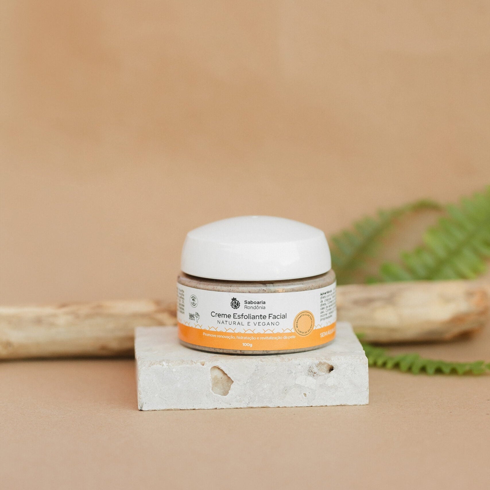 pote de creme esfoliante